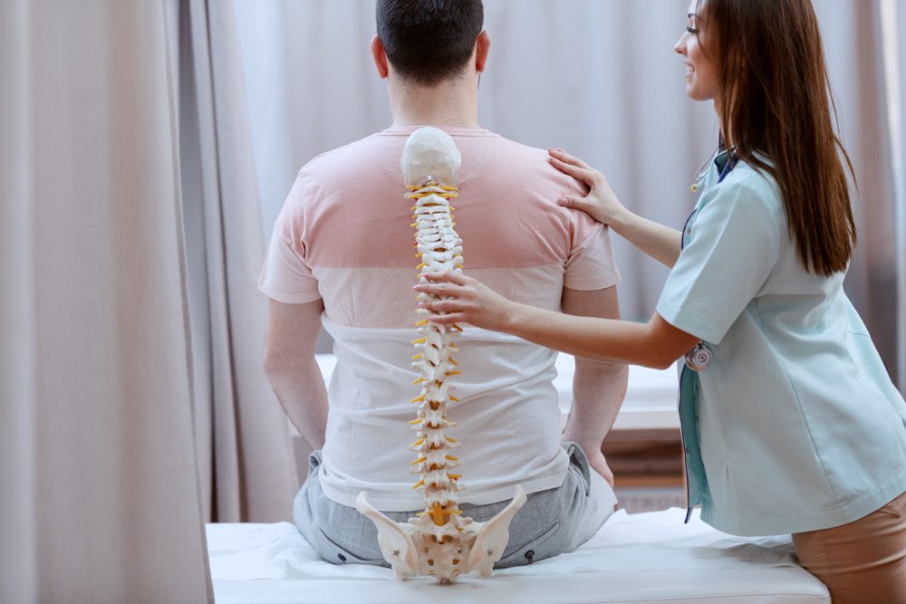 Descubra porque o modelo híbrido proporciona maior aplicação da osteopatia na prática clínica